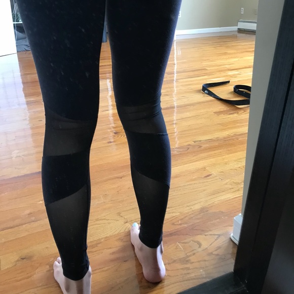 Aritzia TNA legging - Picture 7 of 8